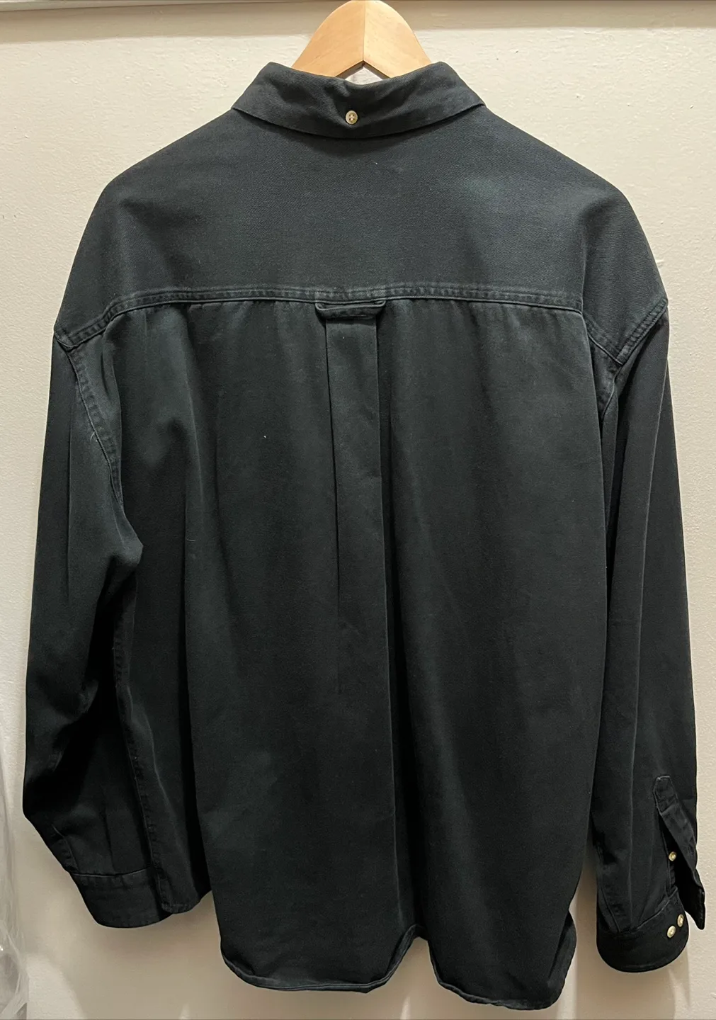 Men's Black Button-Down Long Sleeve Shirt - Excellent Condition image indicator(2)