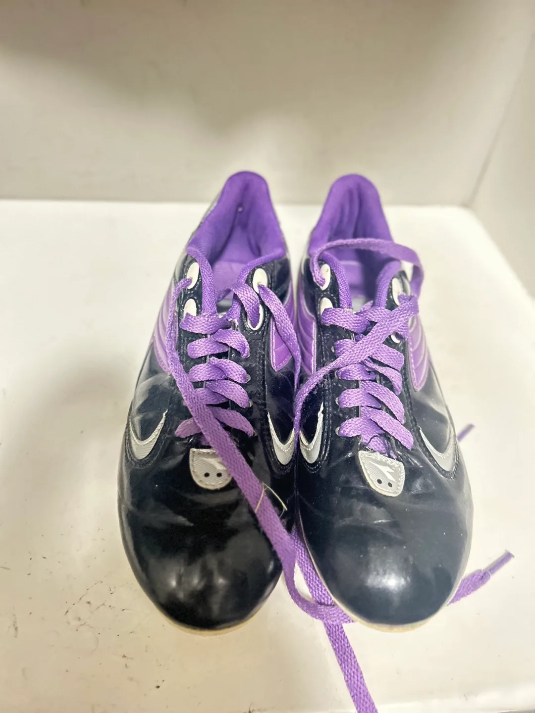 Diadora women’s Soccer Cleats Size 6 thumbnail