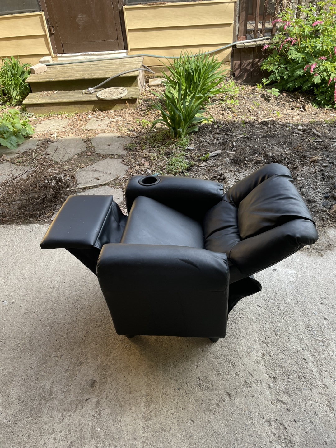 Kids' Black Recliner with Cup Holder - photo 3