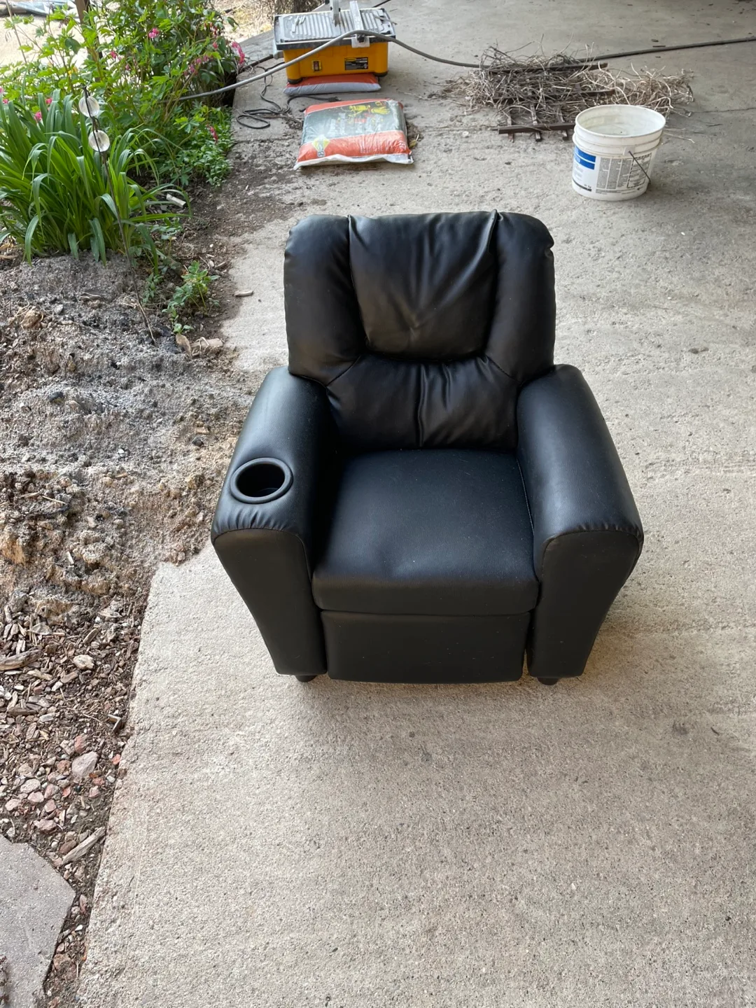 Kids' Black Recliner with Cup Holder