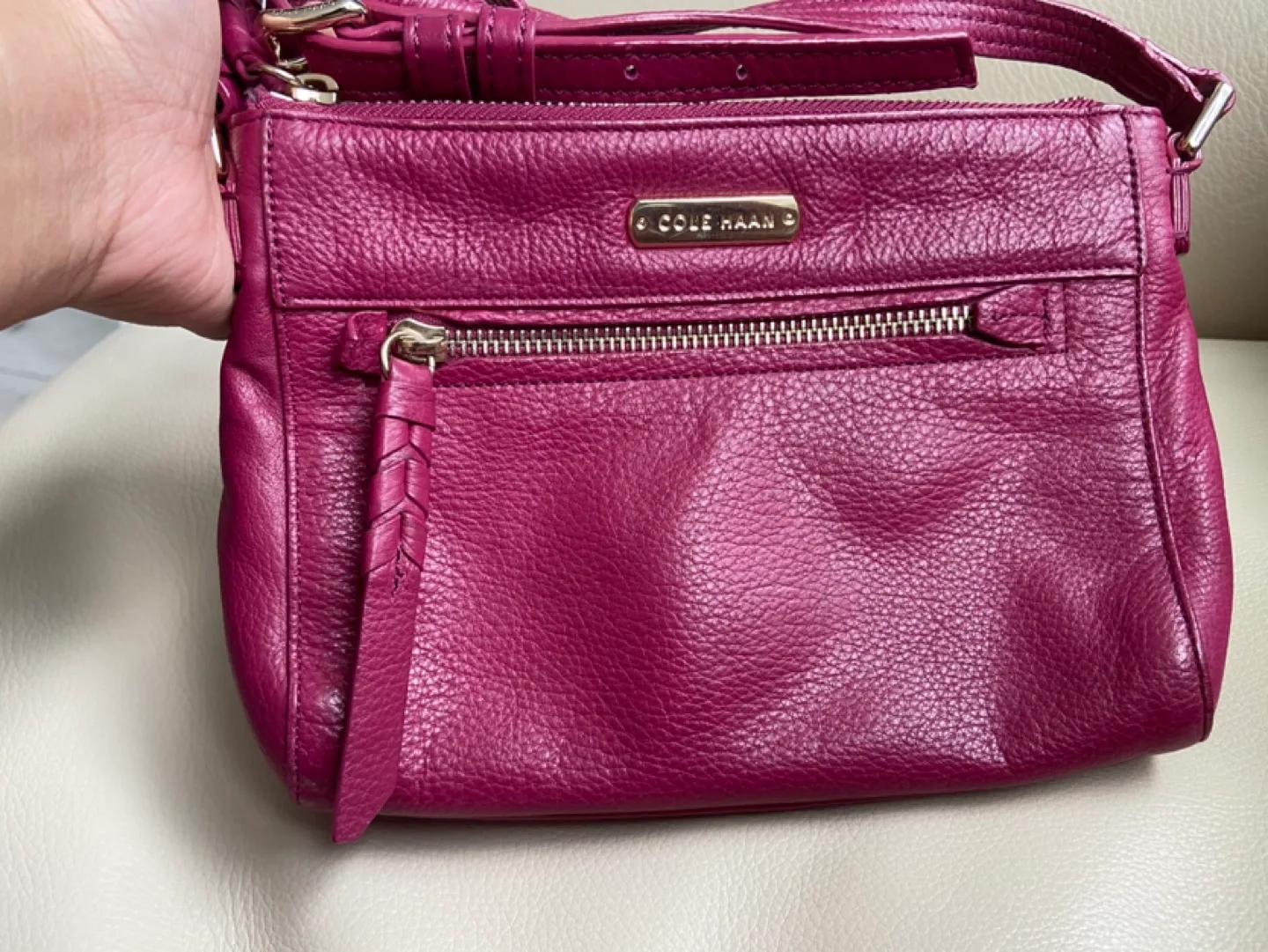 Beautiful Cole Haan Leather Crossbody Bag image indicator(2)