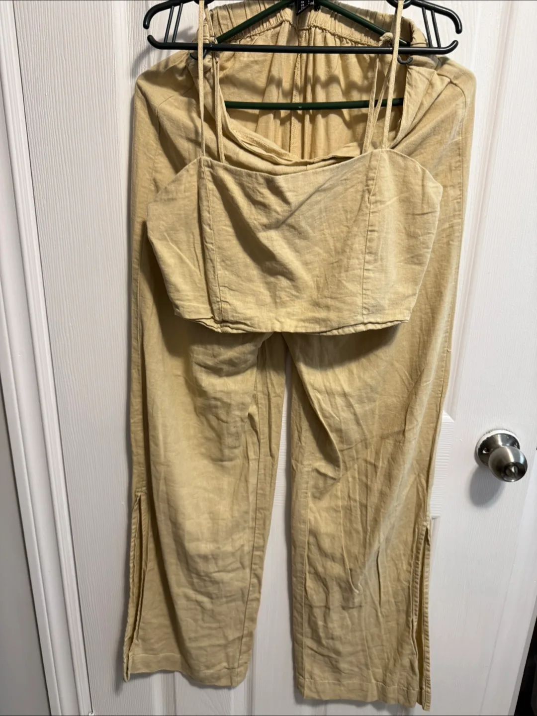 Forever 21 Beige Linen three-Piece Set image indicator(5)