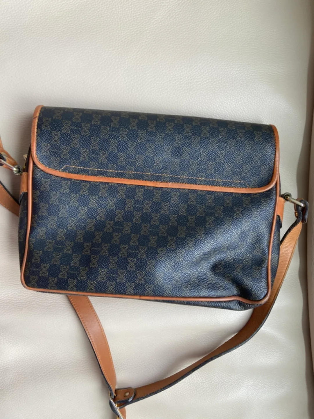 Authentic Genuine Leather  Antoniellli Shoulder Bag image indicator(3)