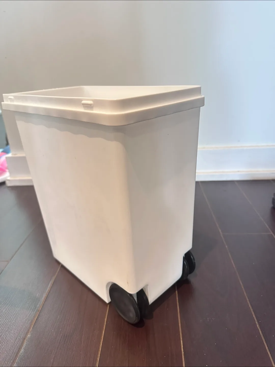 Rice Storage Container with Lid+roll with measuring cup image indicator(3)