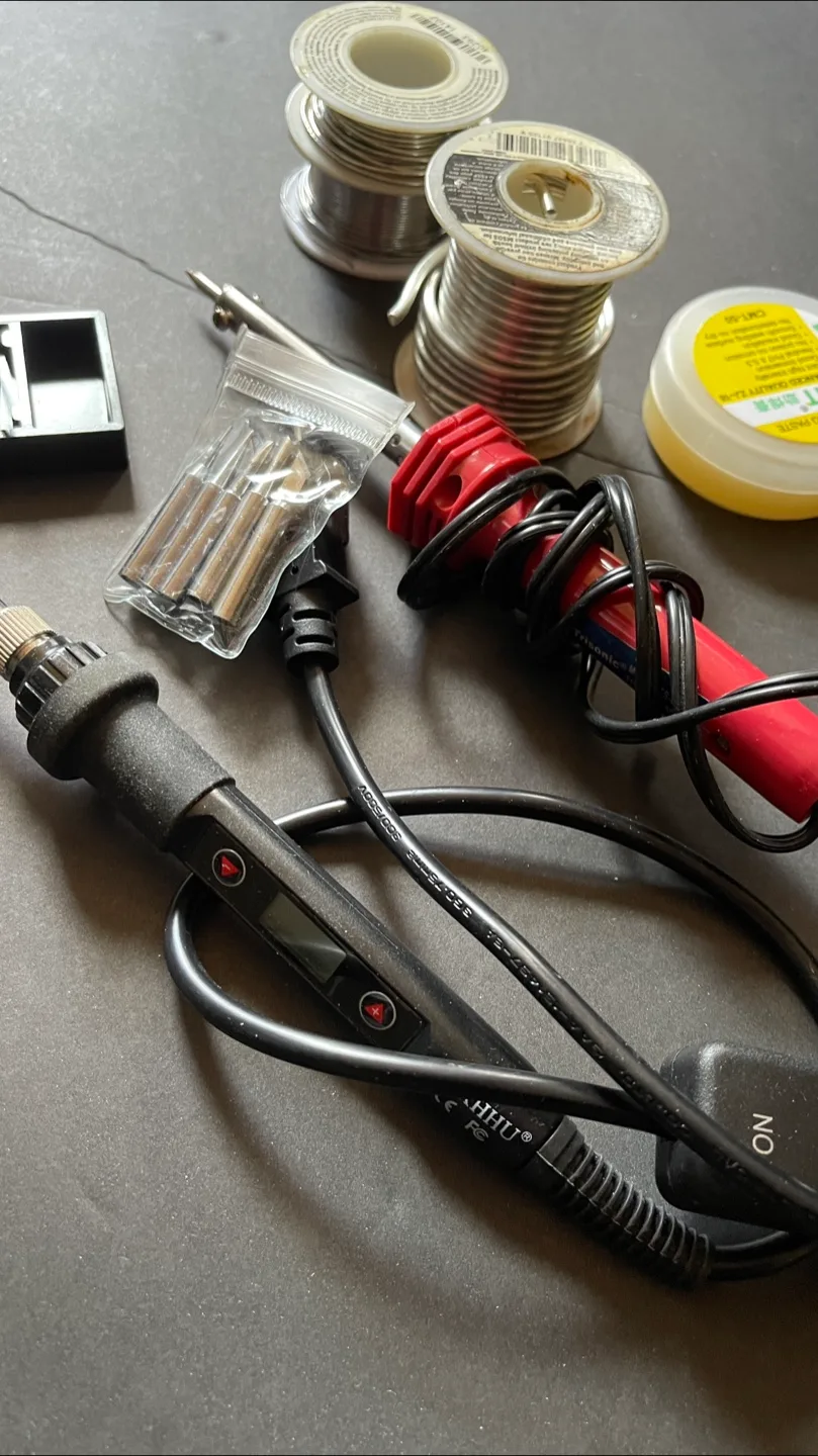LJPXHHU Digital Soldering Iron Kit with 5 Replaceable Tips thumbnail