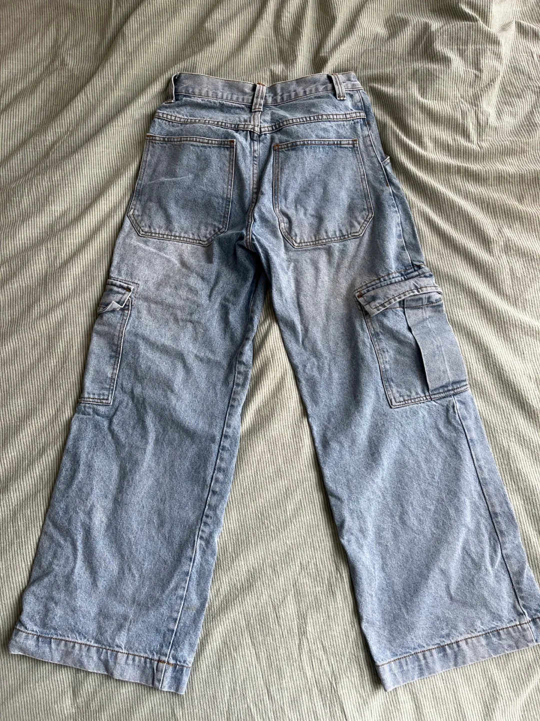 Brandy Melville J. Galt wide leg light wash jeans image indicator(2)