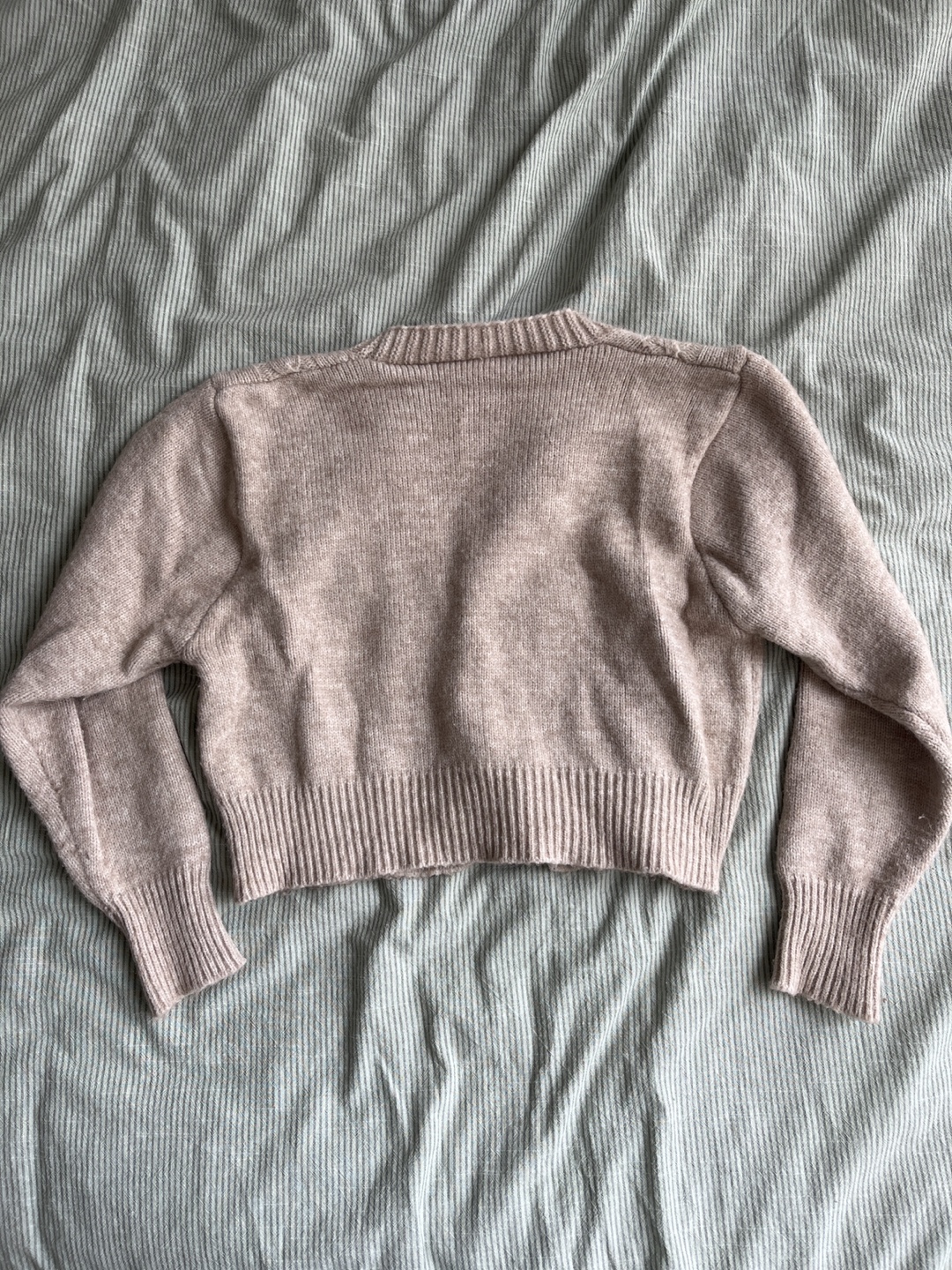 Cropped beige cardigan w/ embroidered flowers - photo 2