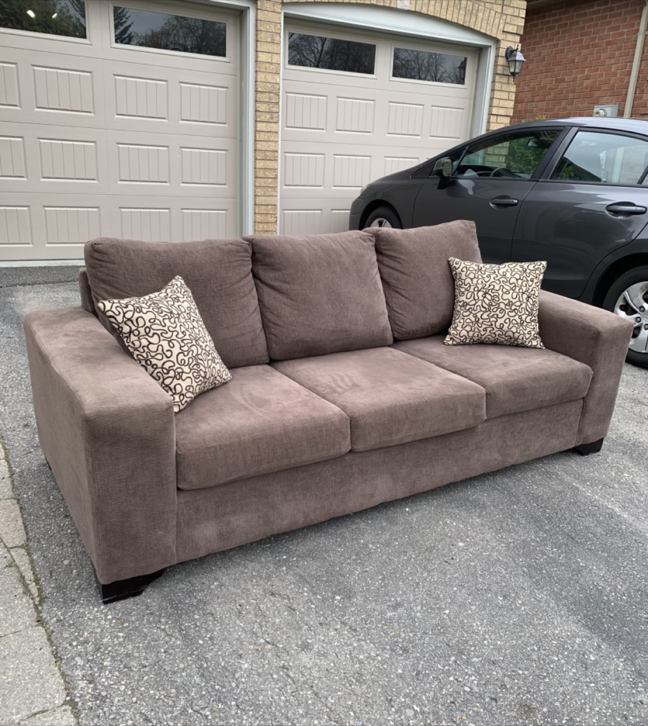 !Free Delivery! Comfy Couch - photo 3