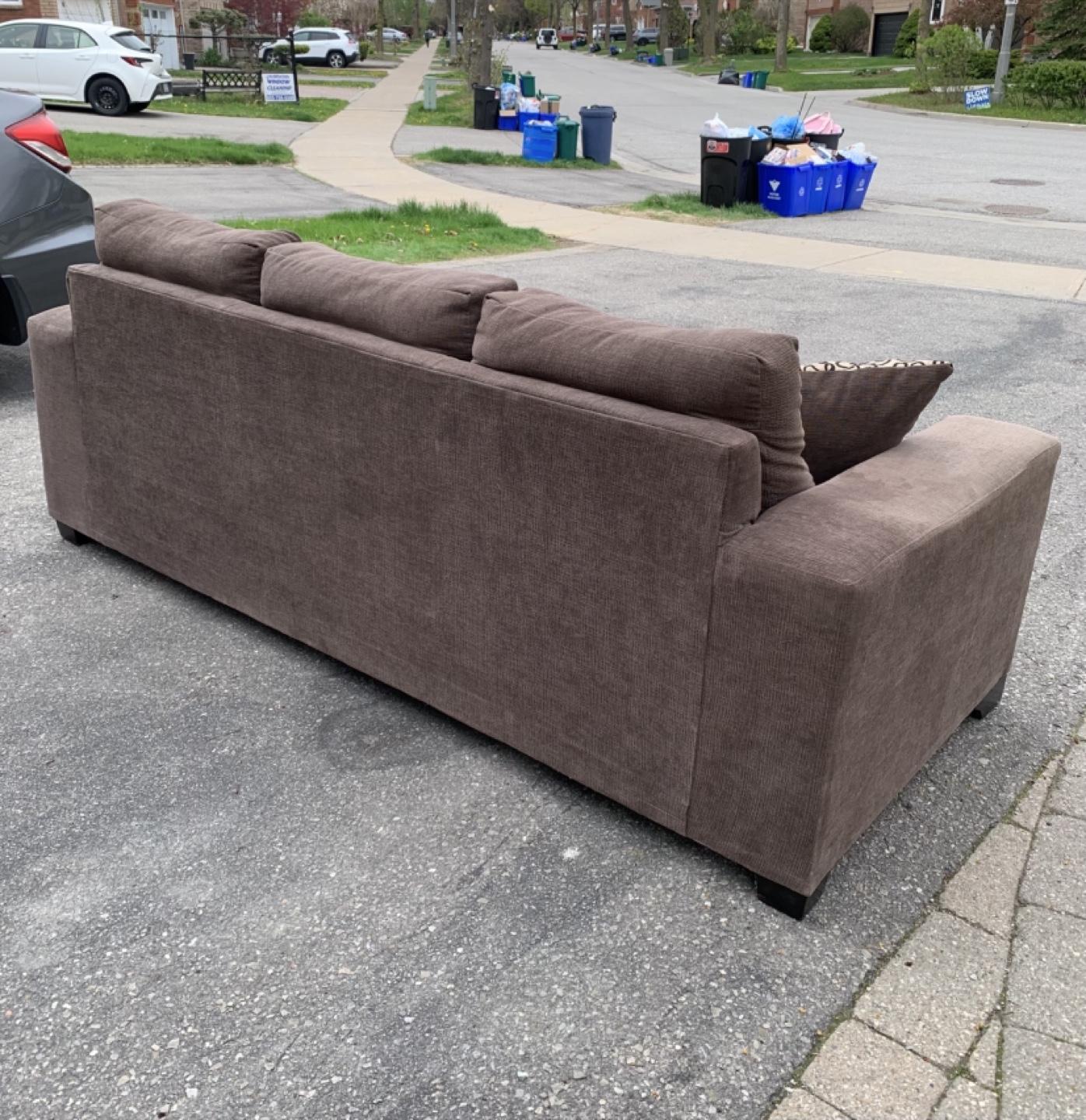 !Free Delivery! Comfy Couch - photo 4