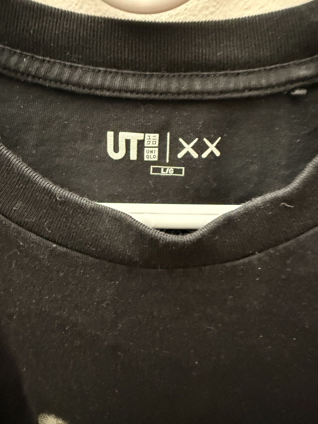 UT x KAWS Black T-Shirt Size Large - photo 2