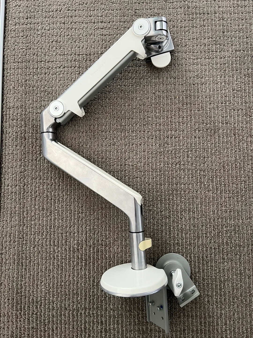 Humanscale Monitor Arm image indicator(4)