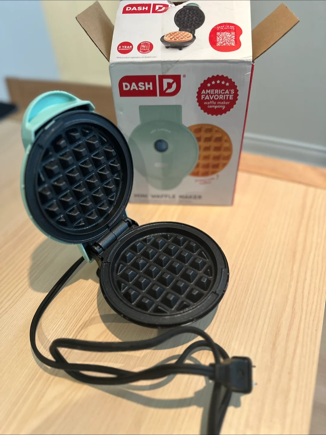 Dash Mini Waffle Maker - Mint Green thumbnail