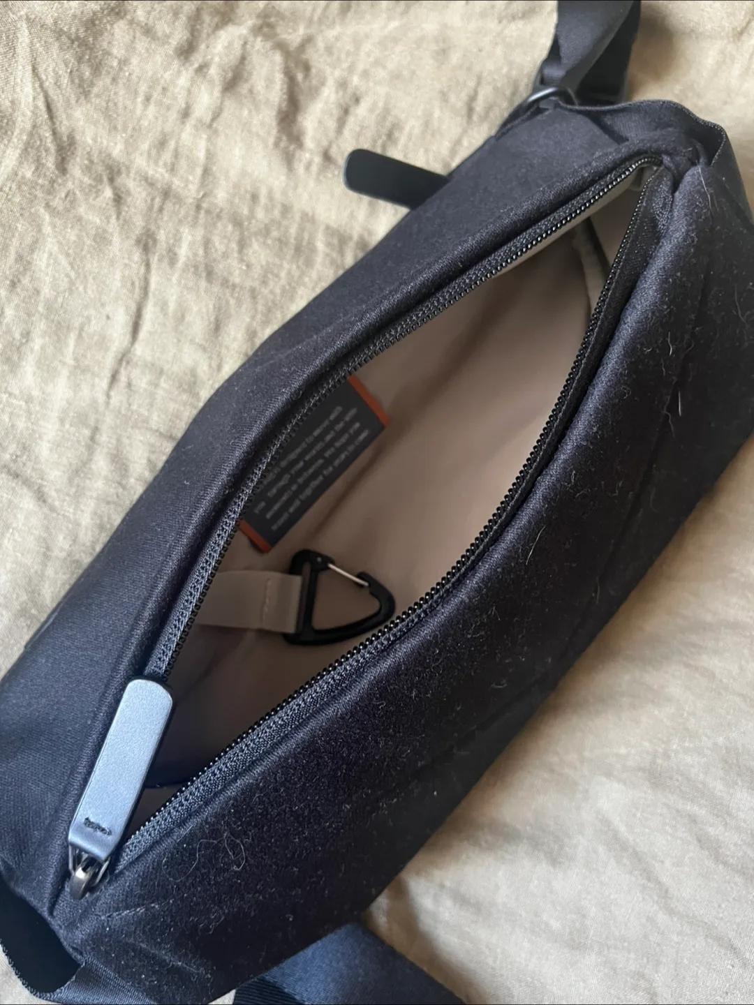 Bellroy Sling Bag image indicator(2)