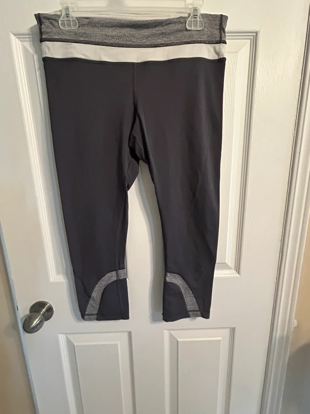 Lululemon Run: inspire crops  - Size 10 image indicator(8)