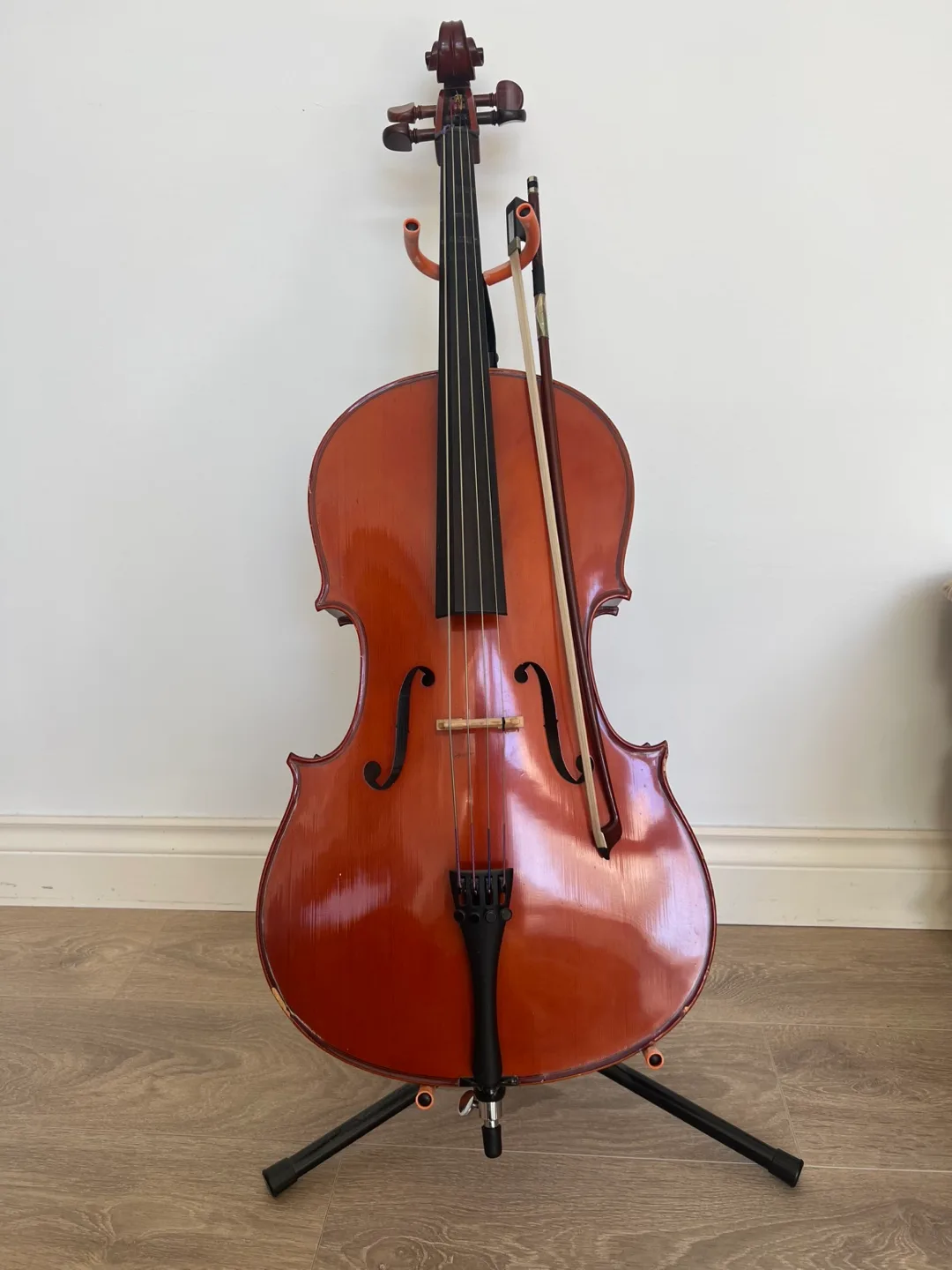 YAMAHA 3/4 Cello with Bow and Stand thumbnail