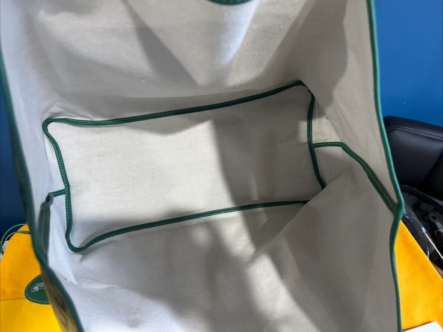 Goyardine Anjou Reversible GM Tote Green image indicator(5)