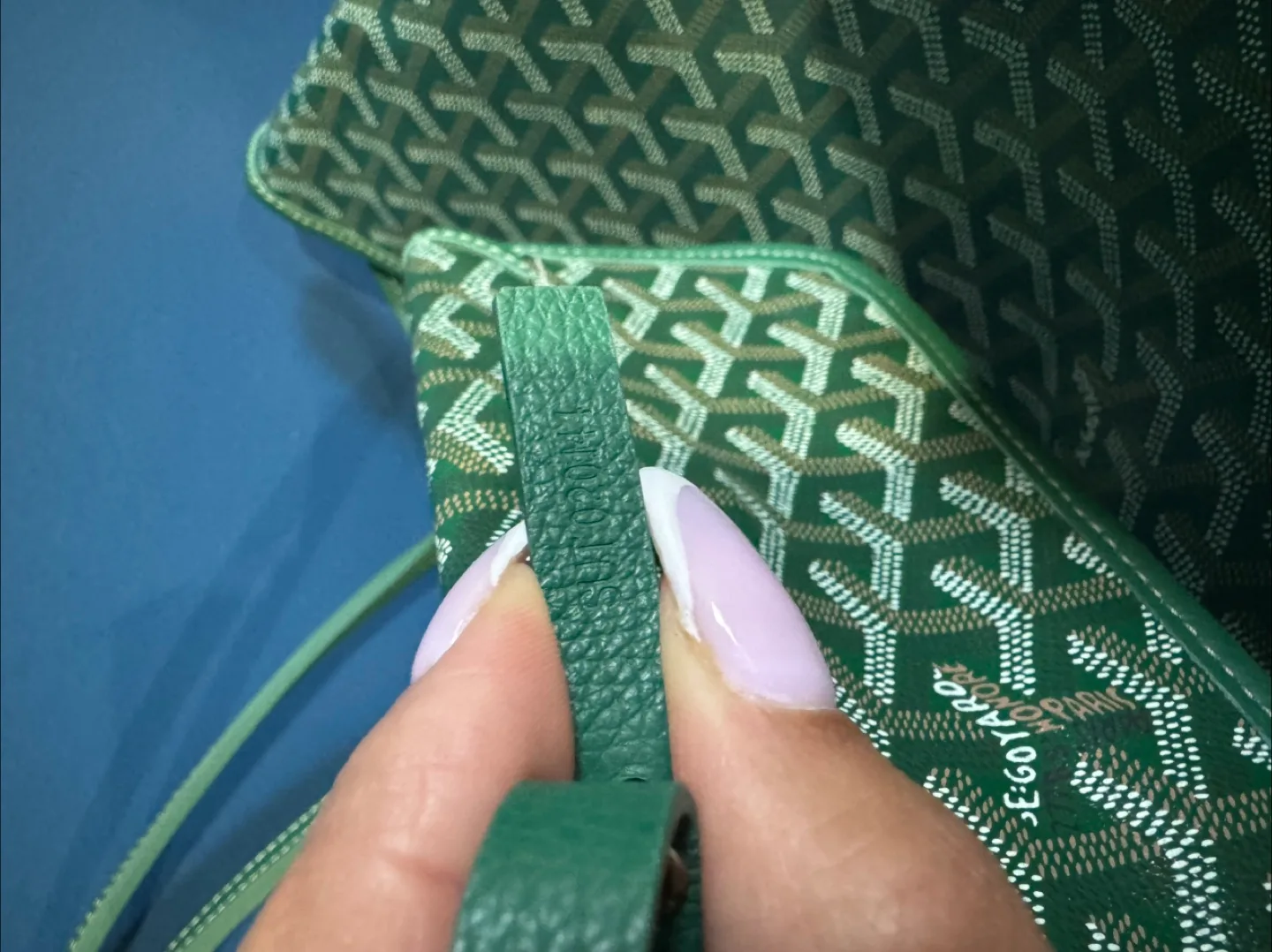 Goyardine Anjou Reversible GM Tote Green image indicator(8)