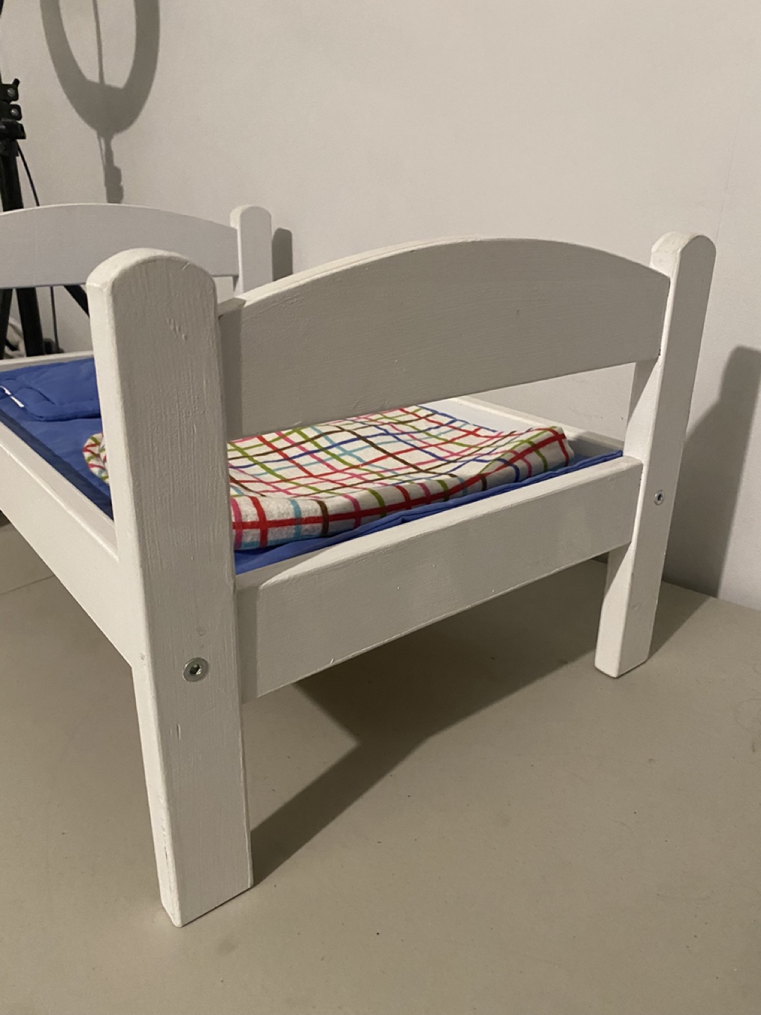 Wooden Doll bed with bedding - photo 4