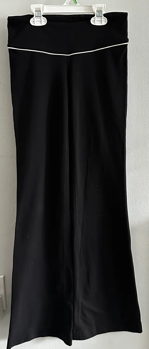 Aritzia TNA Tracksuit - Size XS - Black image indicator(8)