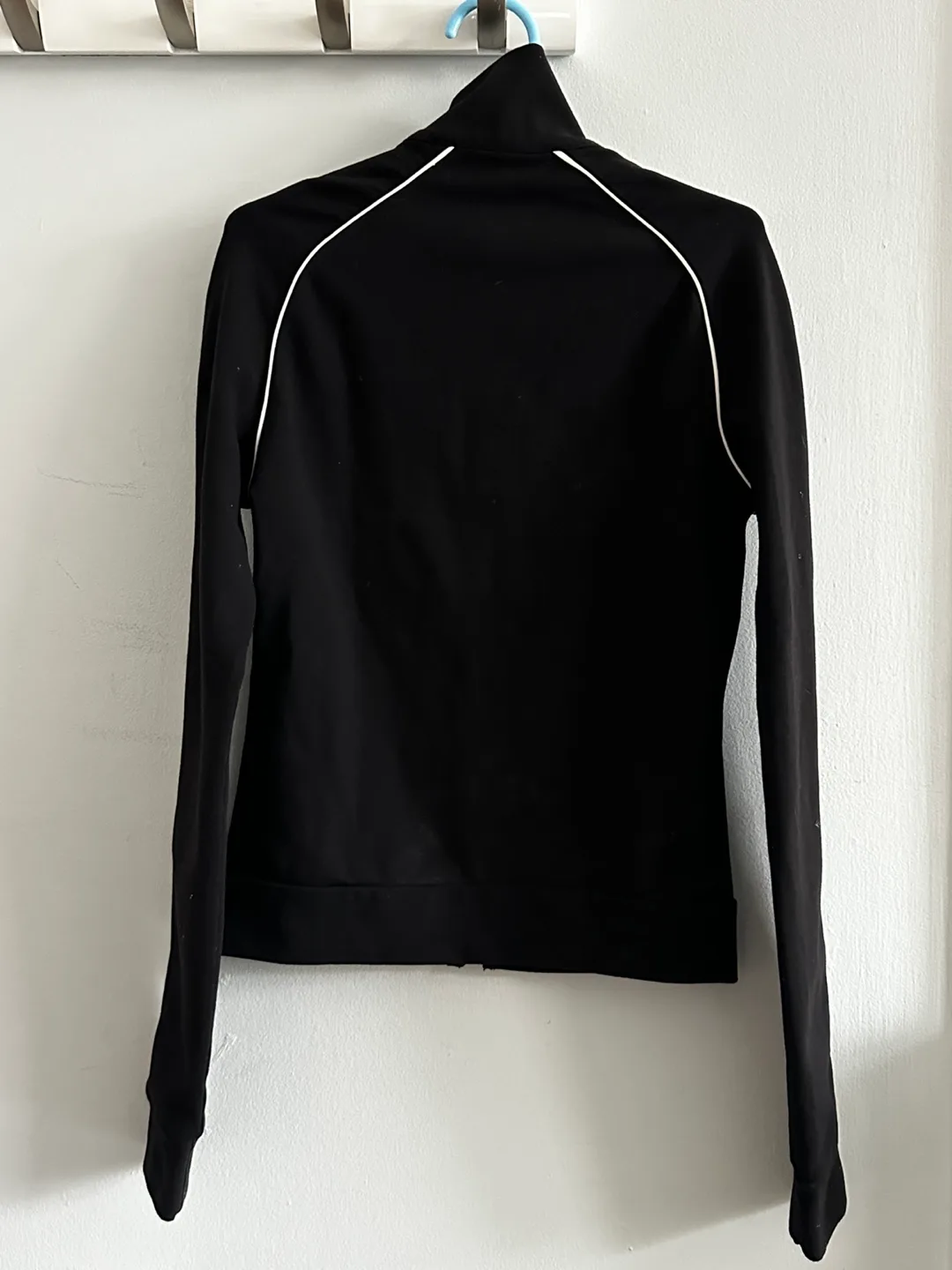 Aritzia TNA Tracksuit - Size XS - Black image indicator(6)