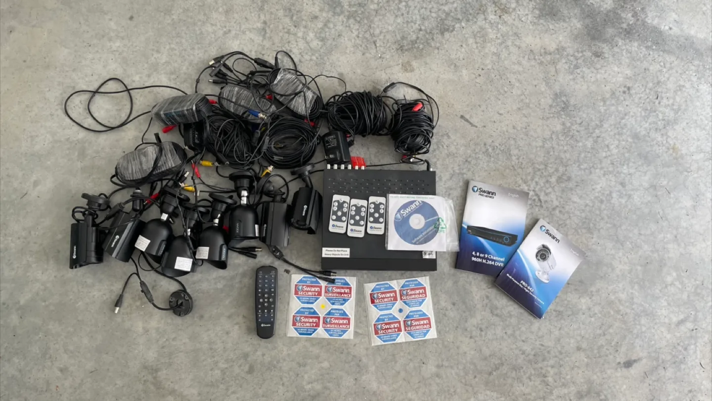 Swann 8 Channel 960H H.264 DVR Security Camera System thumbnail
