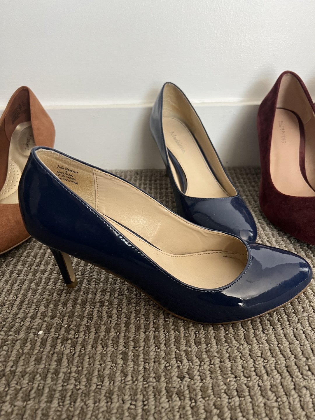 Four pairs of women's heels - photo 4