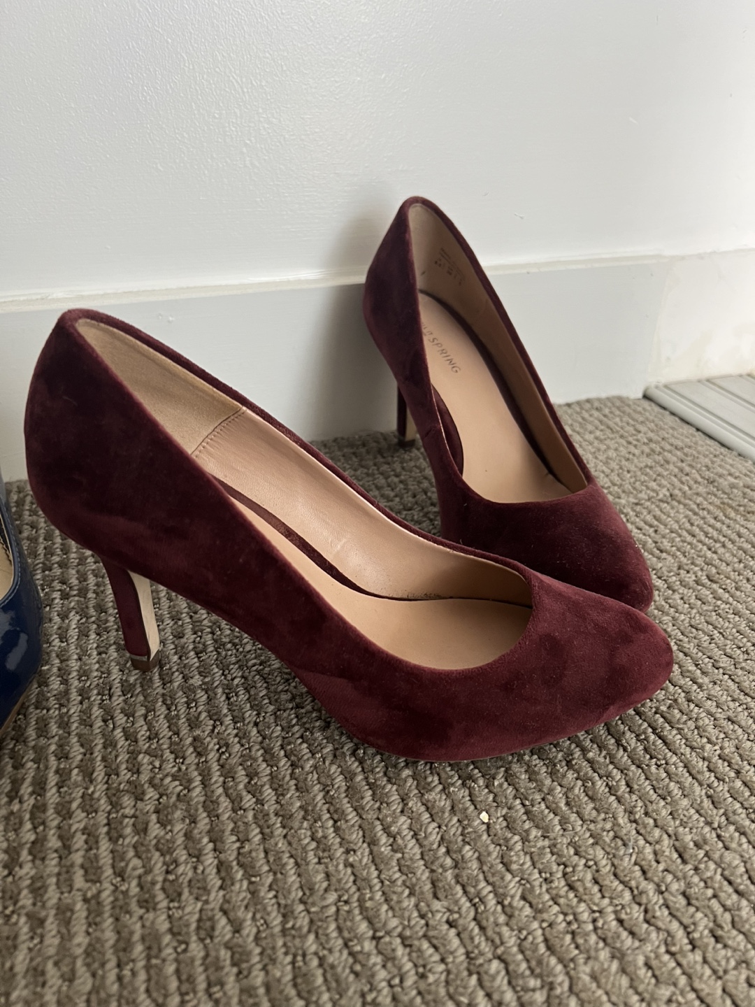 Four pairs of women's heels - photo 5