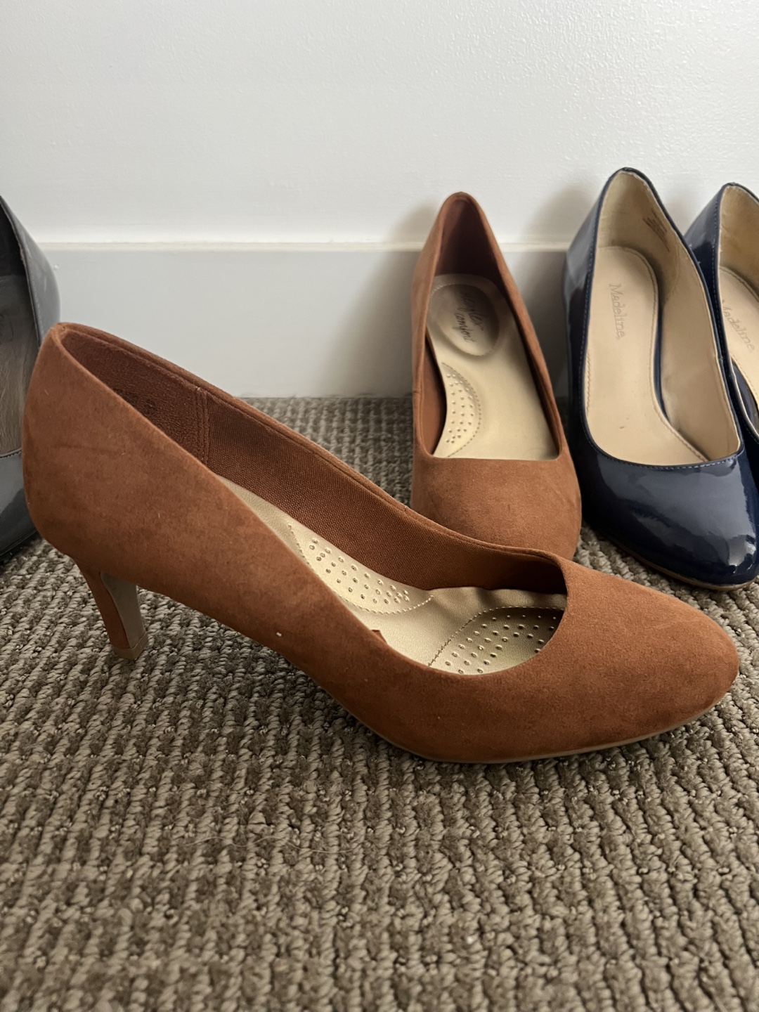 Four pairs of women's heels - photo 3
