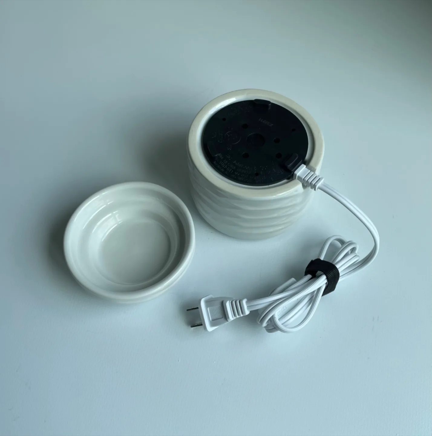 Scentsy Warmer - White Wave image indicator(2)