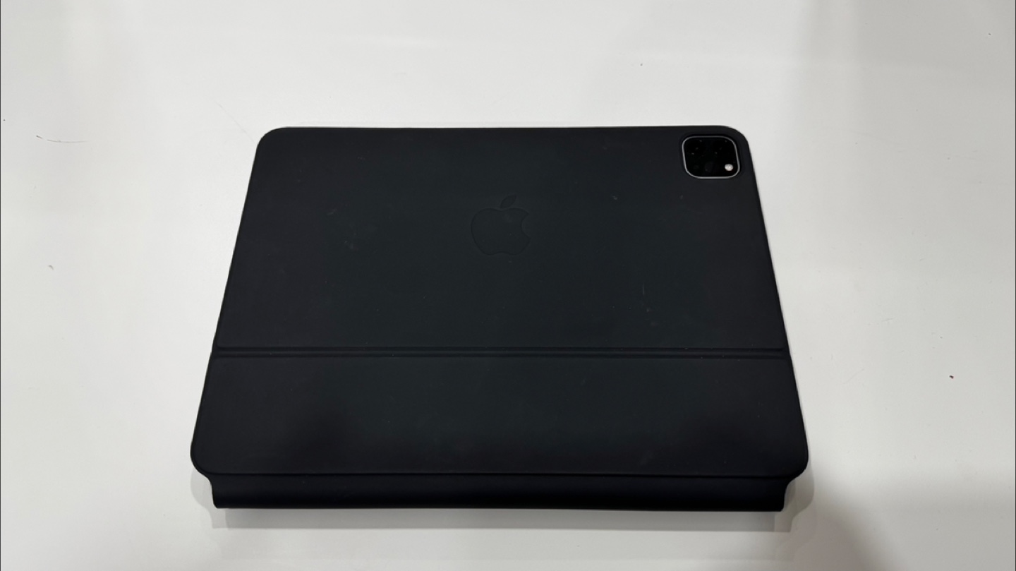 iPad Pro 11-inch with Magic Keyboard Folio free Leather Case - photo 4