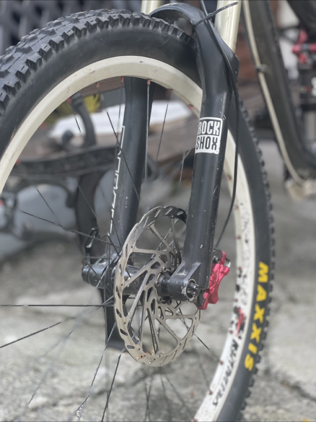 Pre-owned Specialized Stumpjumper FSR Mountain Bike - photo 3