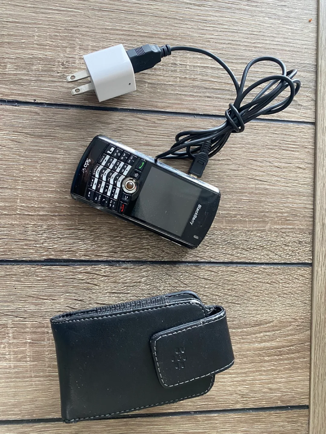 BlackBerry Bold 9790 Smartphone with Charger and Case thumbnail