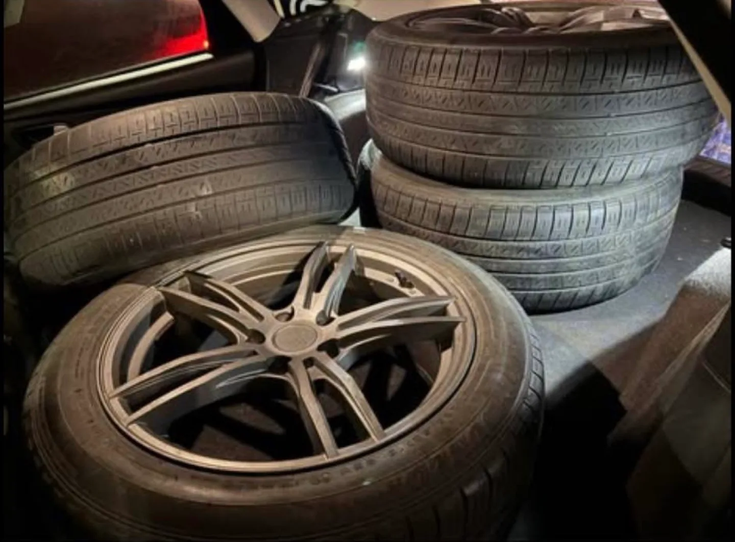 18" ENVY All-Season Tires & Wheels image indicator(2)