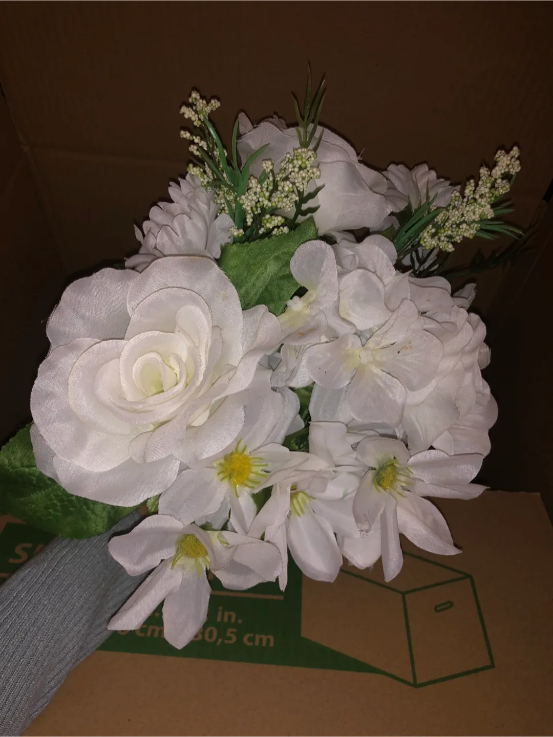Artificial White Flower Bouquet thumbnail
