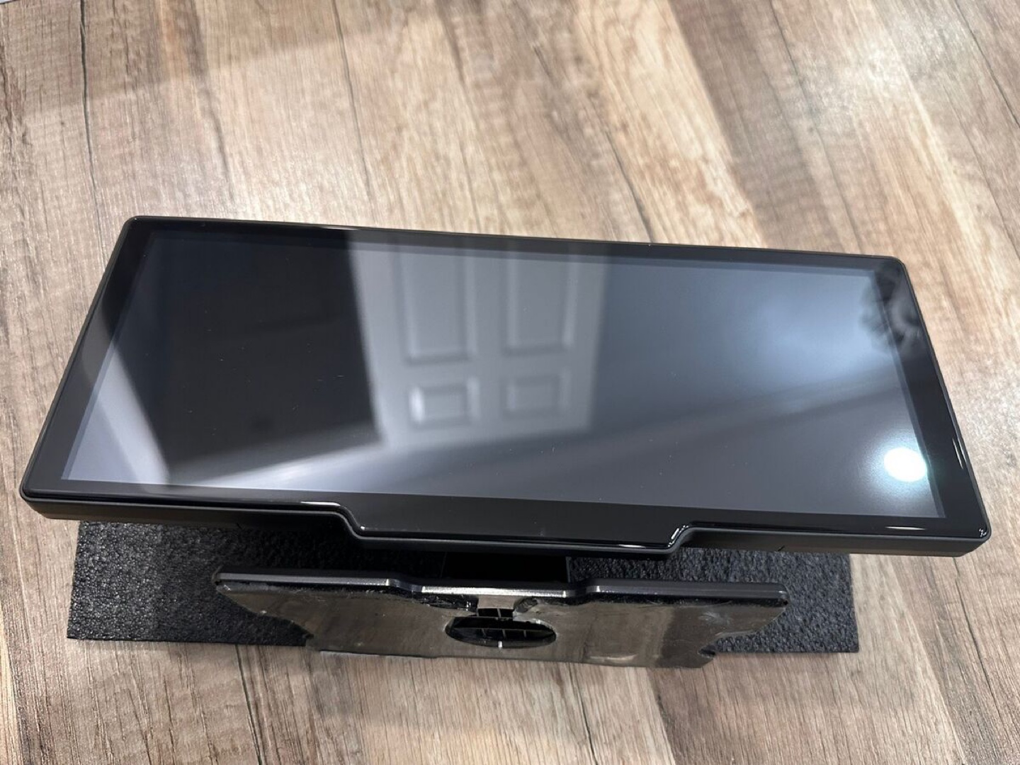 9.6” CarPlay & Android Auto Touchscreen with Built-in Dash Cam - photo 3