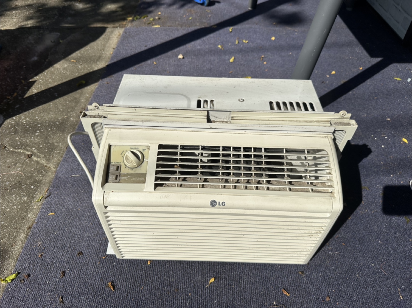 LG 5000 BTU Window Air Conditioner Unit - photo 2