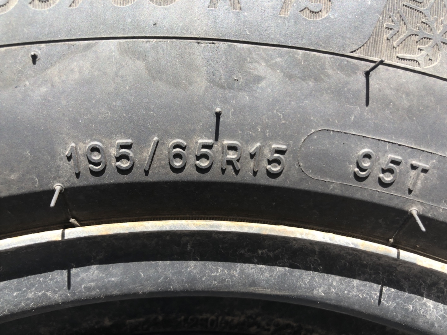 Michelin Winter Tires on rims - photo 2