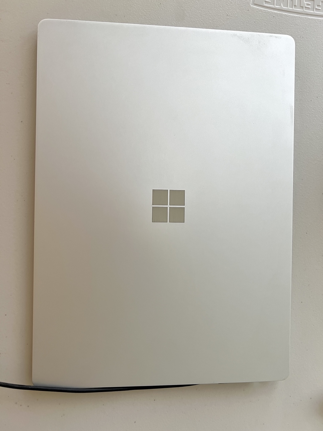 Microsoft Surface Laptop - photo 2
