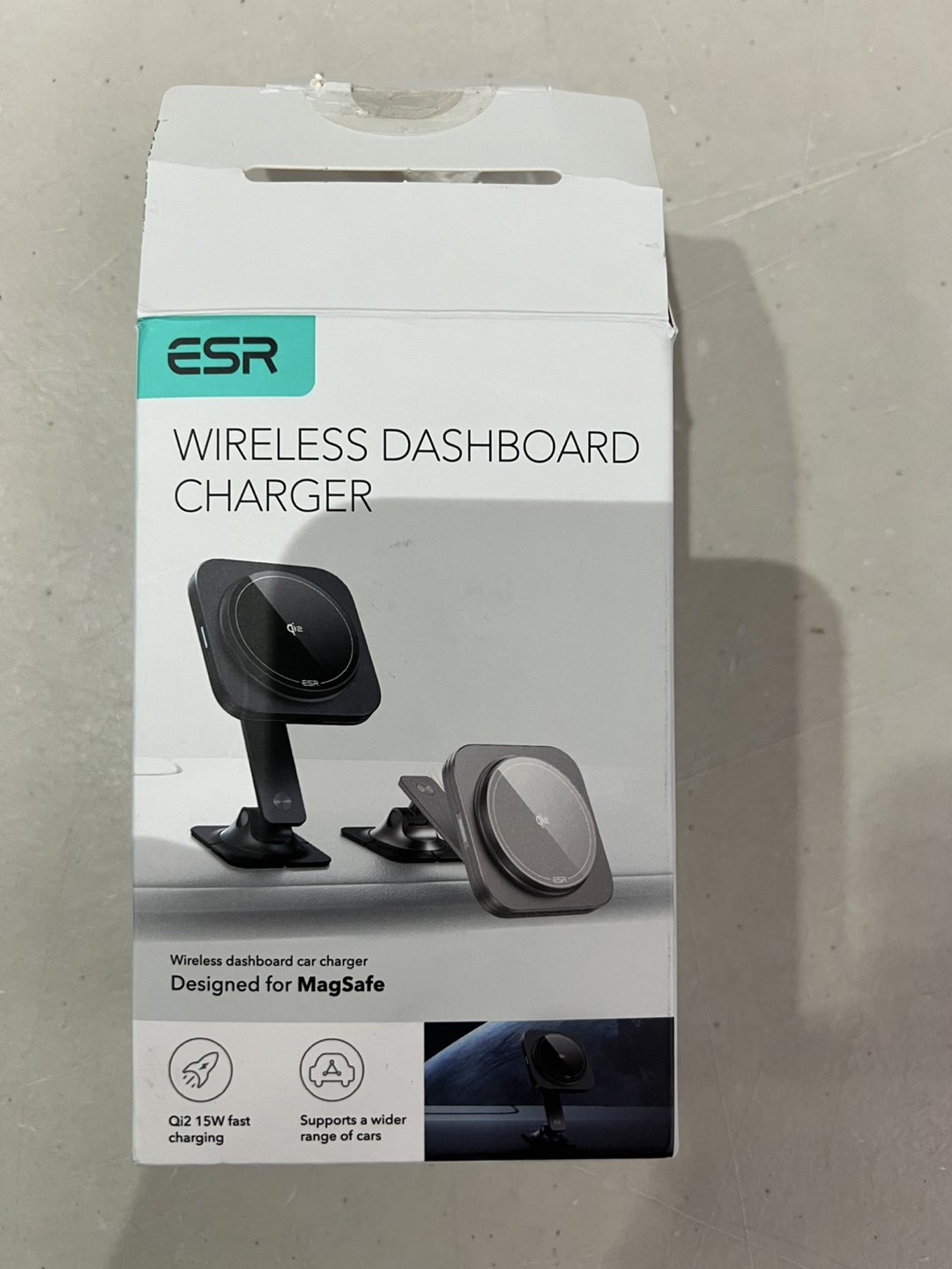 ESR HaloLock Wireless Dashboard Charger for MagSafe