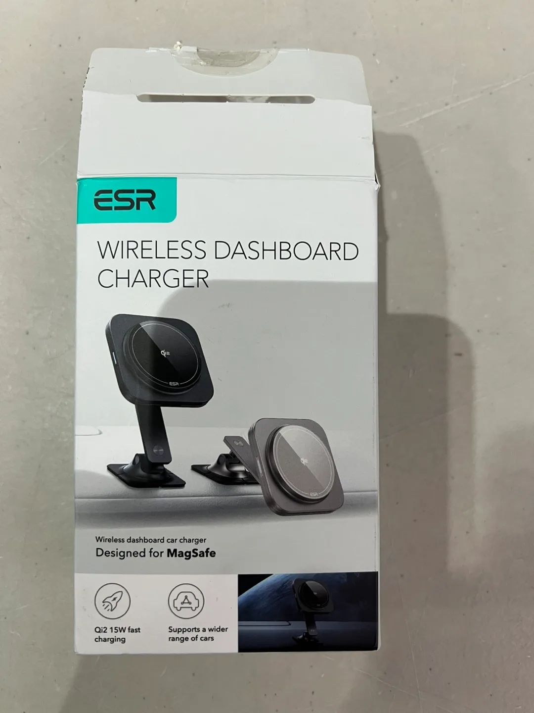 ESR HaloLock Wireless Dashboard Charger for MagSafe thumbnail