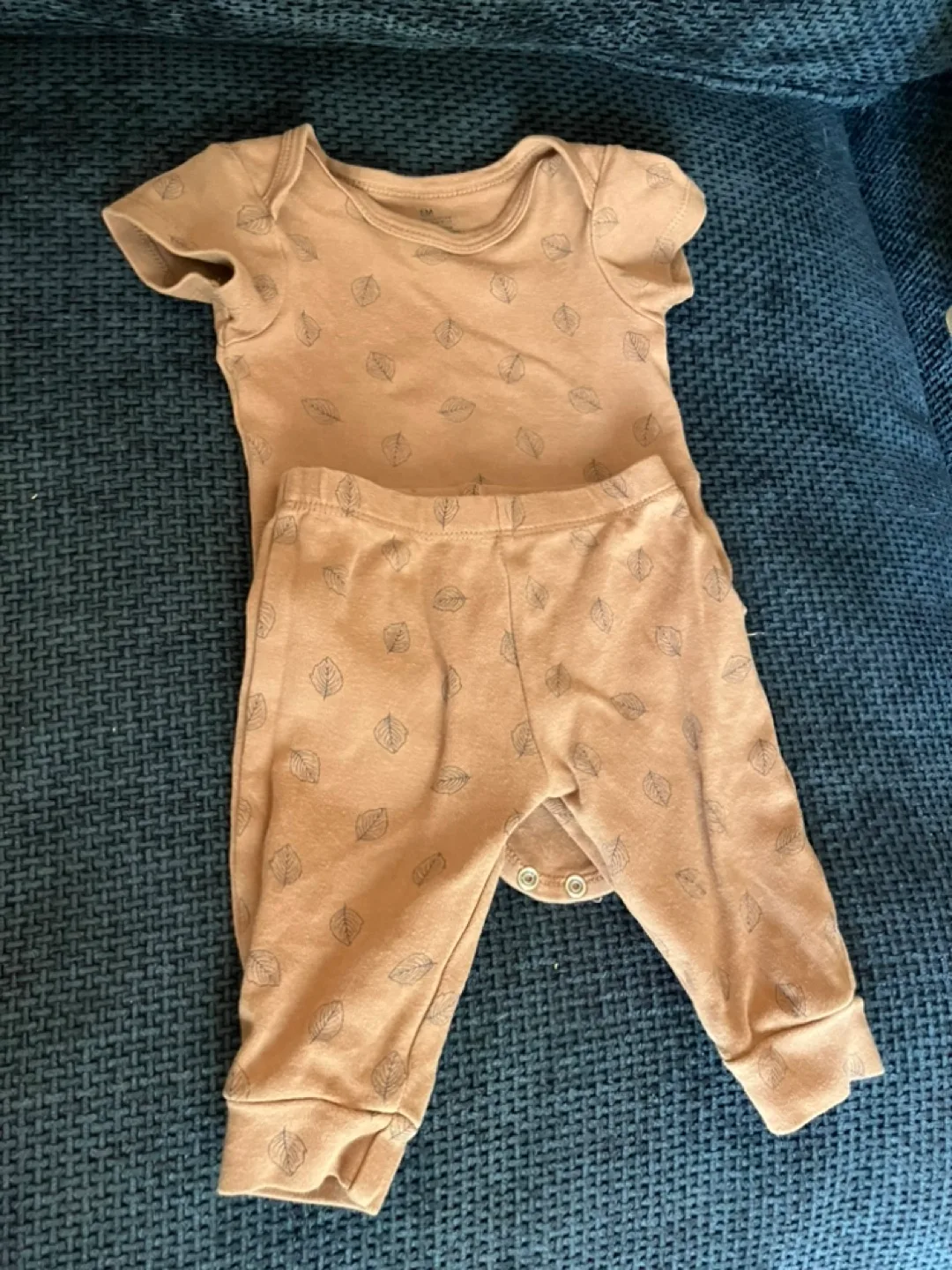 Baby Outfit Bundle - 8 Adorable Sets + 5 onesies!🧡 image indicator(4)