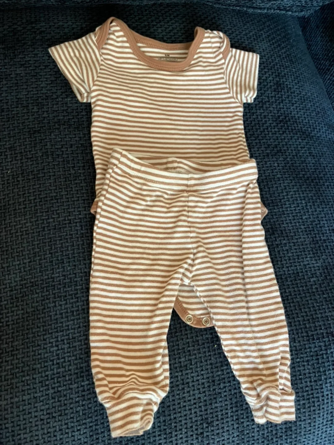 Baby Outfit Bundle - 8 Adorable Sets + 5 onesies!🧡 image indicator(5)