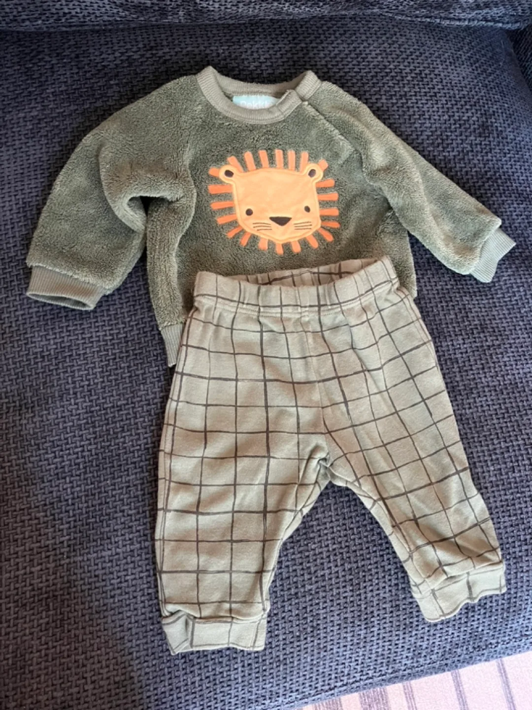 Baby Outfit Bundle - 8 Adorable Sets + 5 onesies!🧡 image indicator(2)