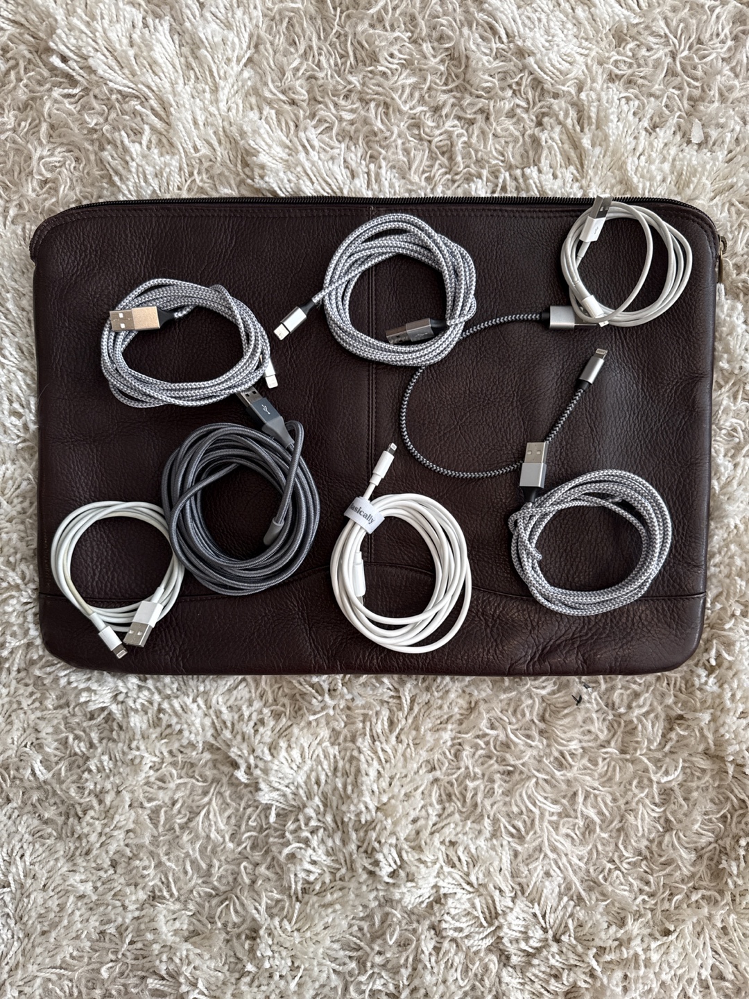 8 Apple charging cables for iPhone, AirPods, Apple Remote etc 🧡
