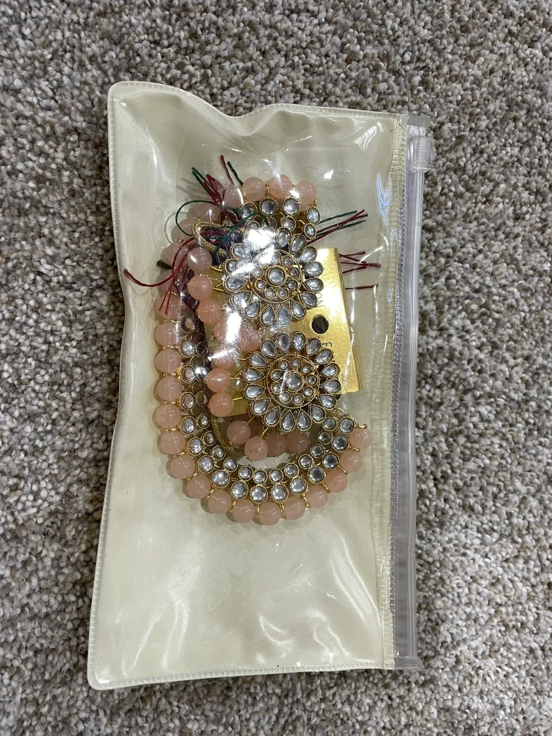 Jewelry for sale image indicator(2)