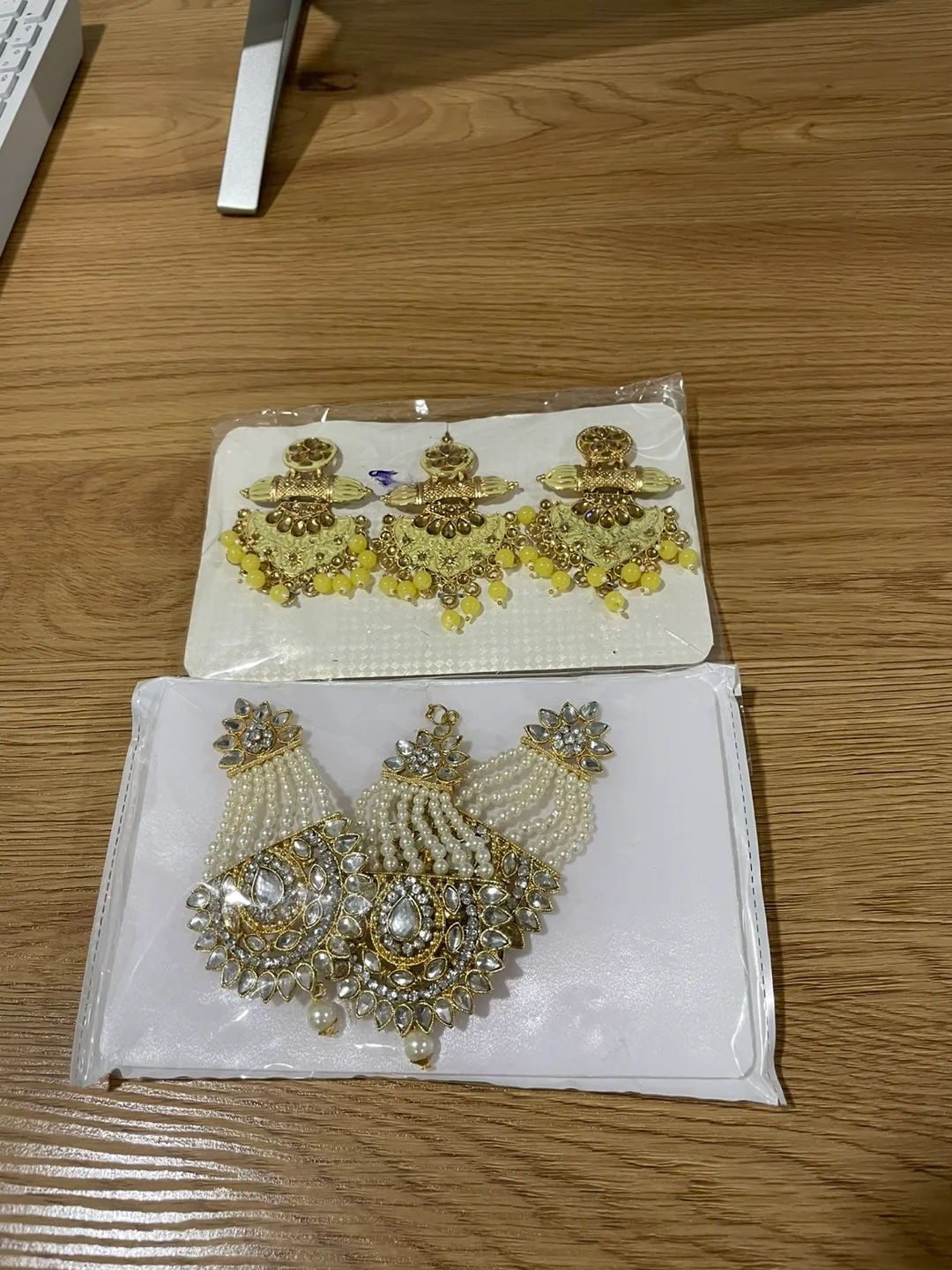 Jewelry for sale image indicator(8)