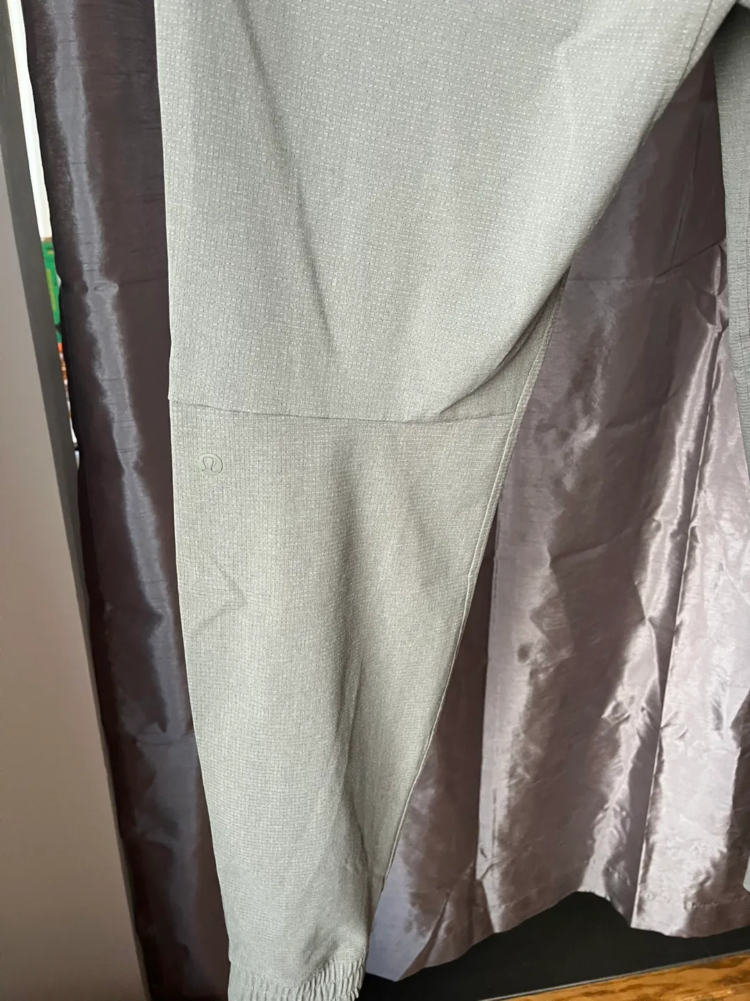 Lululemon Woven Joggers - Size M image indicator(3)