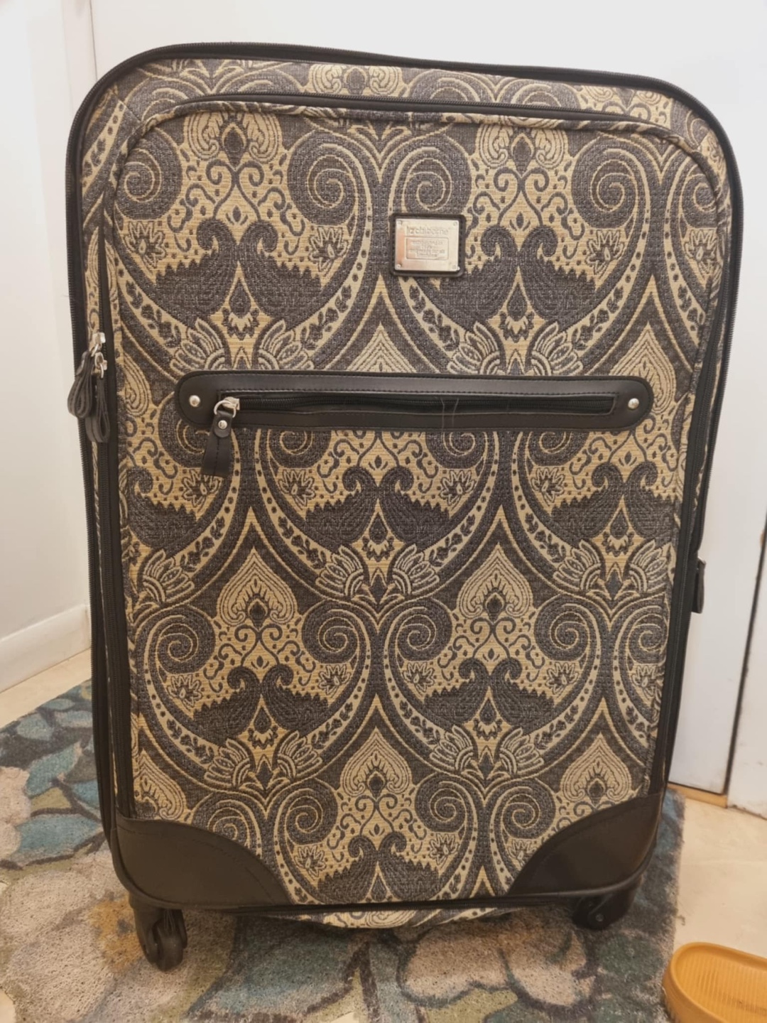 Le Chateau Rolling Suitcase - Dark Grey and Beige Damask Pattern