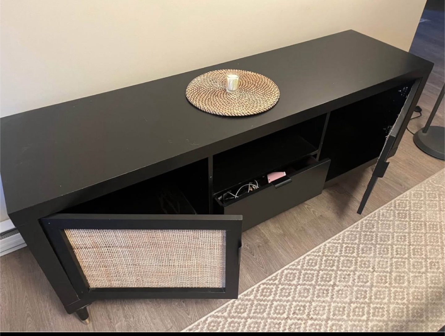 Elegant TV Cabinet - photo 2