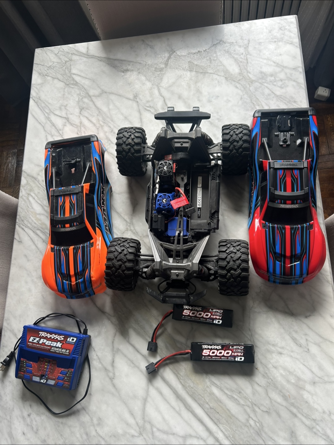 Traxxas Maxx RC Truck - 2 bodies, extra parts, and charger - photo 4